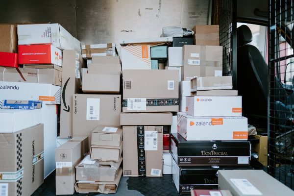 Packages in a bus