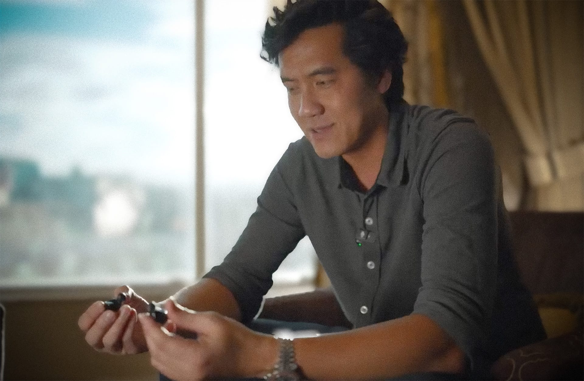 Yankoo Design journalist probeert Breggz Zohn-1 oordopjes