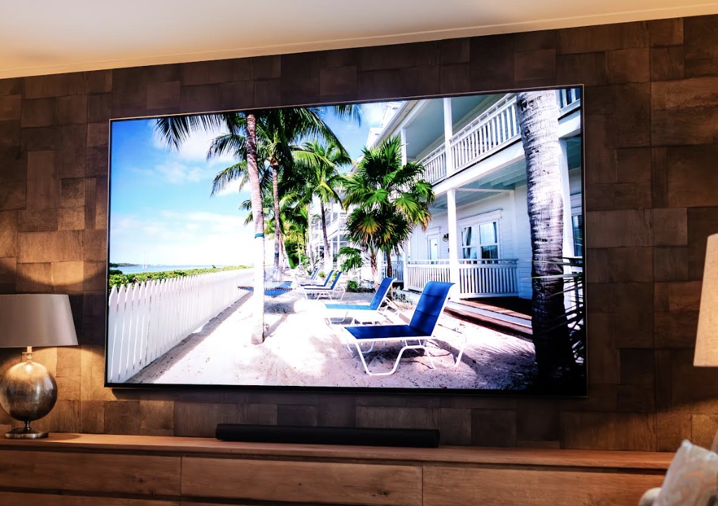 Samsung Micro RGB tv geïnstalleerd door HelloTV.